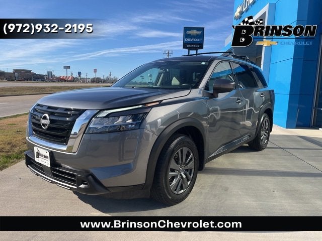 2022 Nissan Pathfinder SV