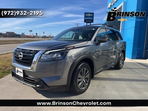 2022 Nissan Pathfinder SV