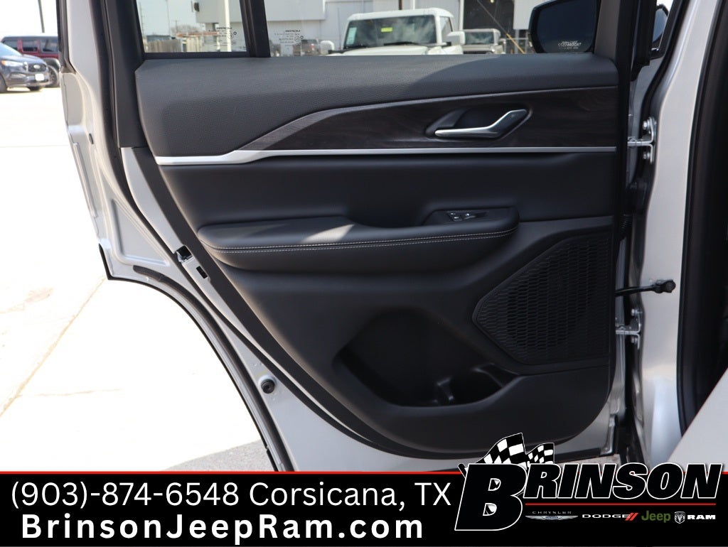 2026 Jeep Grand Cherokee GRAND CHEROKEE LAREDO ALTITUDE 4X2