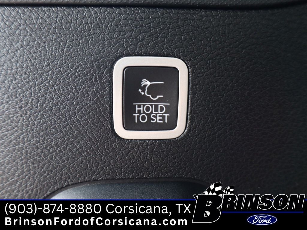 2023 Jeep Wagoneer Base