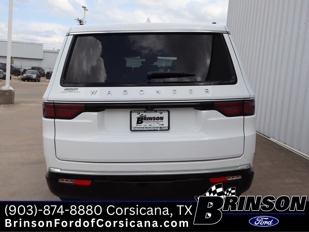 2023 Jeep Wagoneer Base