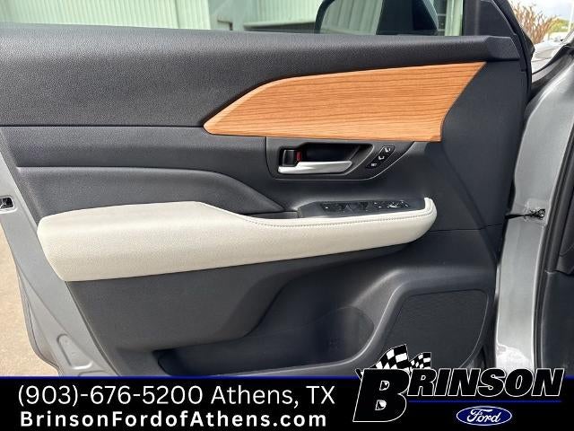 2025 Toyota Grand Highlander Base