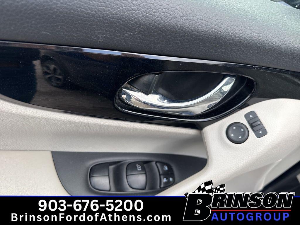 2022 Nissan Rogue Sport SL